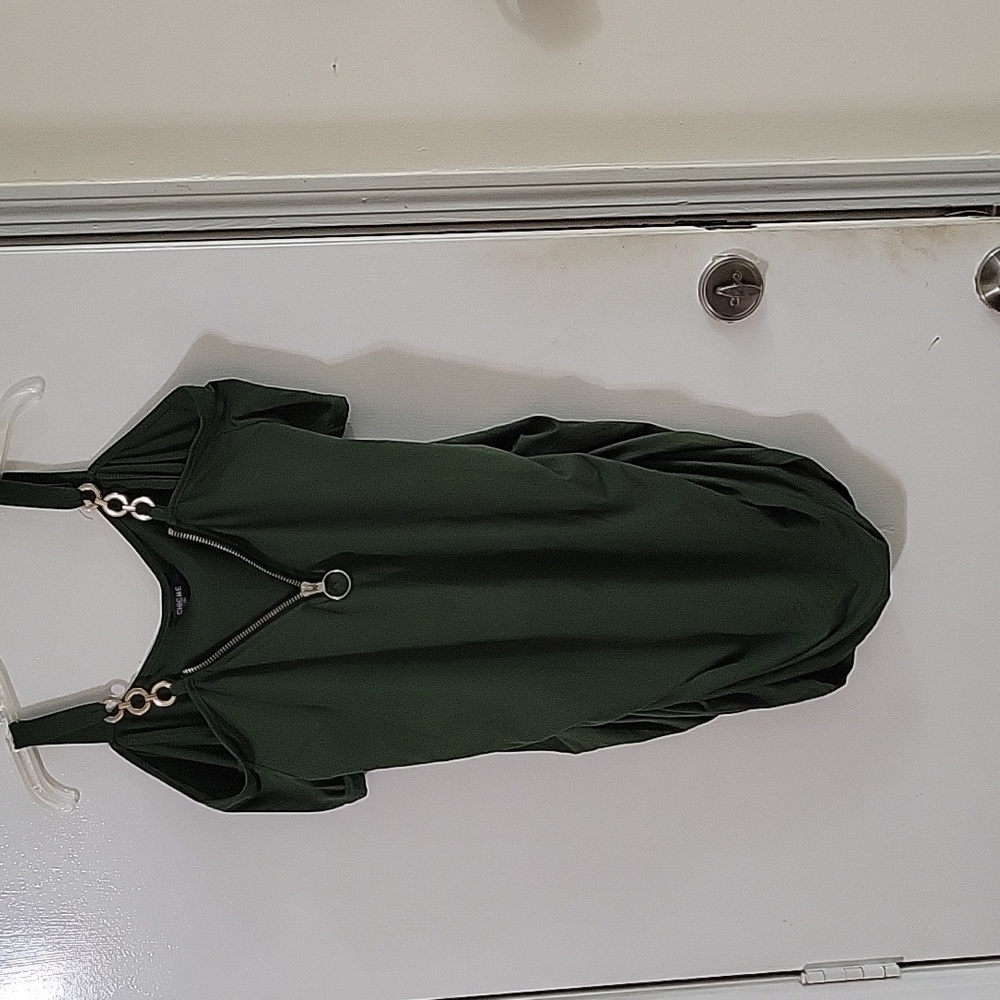 Chicme olive green top